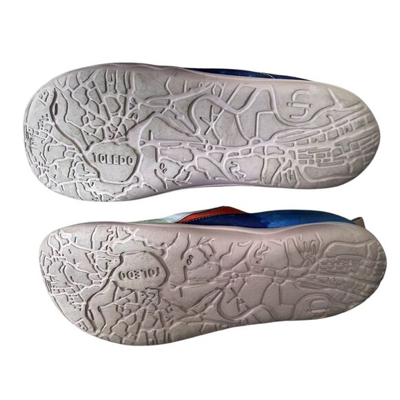 UIN Polar Bear Winter Hug Each Other Casual Artistic Slip on Shoe - Size 9 - Picture 2 of 9